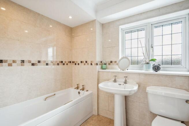 En-Suite Bathroom