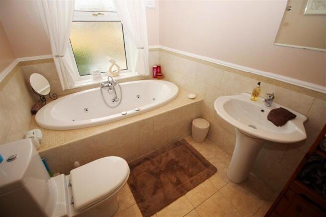 BATHROOM/ WC