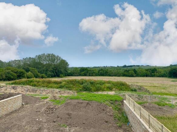 6 bed Detached for sale Image 9