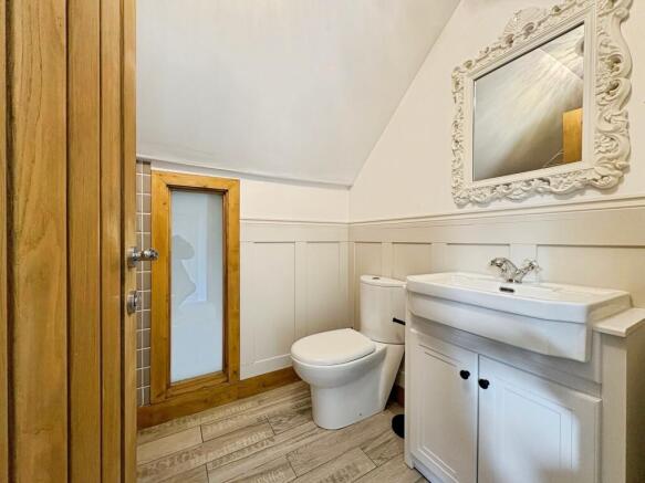 2 bed Character Property to rent Image 12
