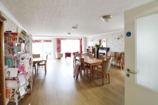 2 bed Flat for sale Image 11