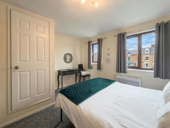 2 bed Terraced for sale Image 6