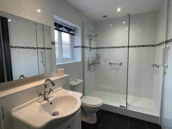 Shower Room.jpg