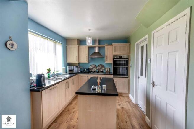 4 bed Semi-Detached for sale Image 7