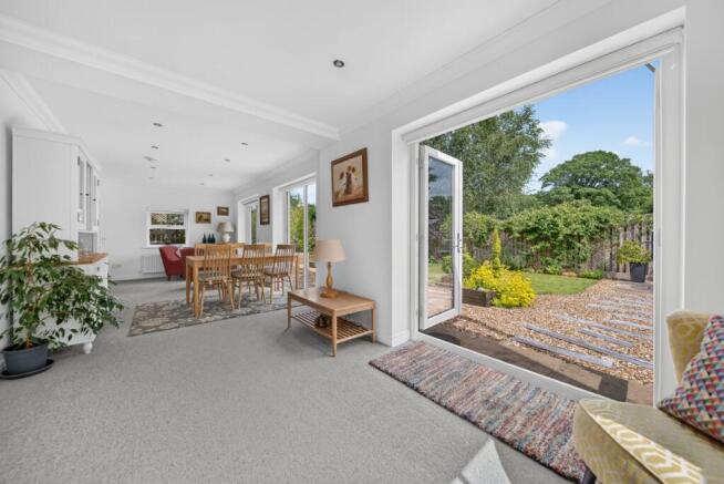 5 bed Detached for sale Image 5