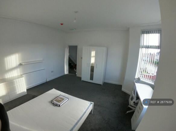 1 bed House Share to rent Image 9