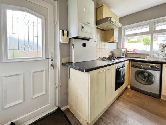 3 bed Semi-Detached for sale Image 8