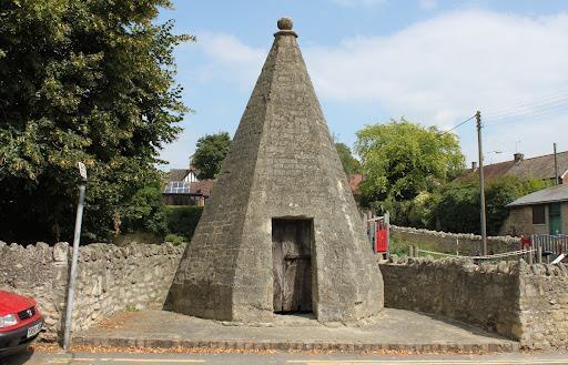 The Pyramid, Wheatley.jpg