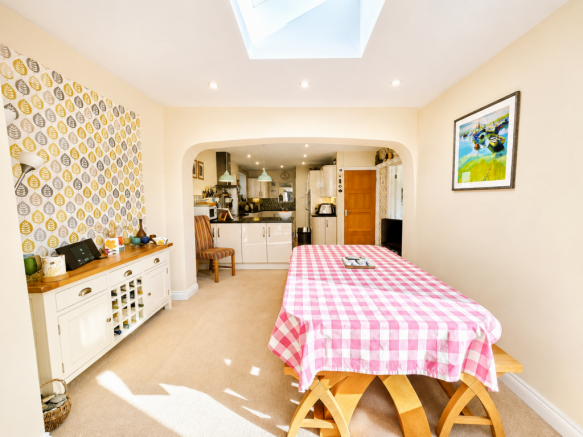 4 bed Detached for sale Image 10