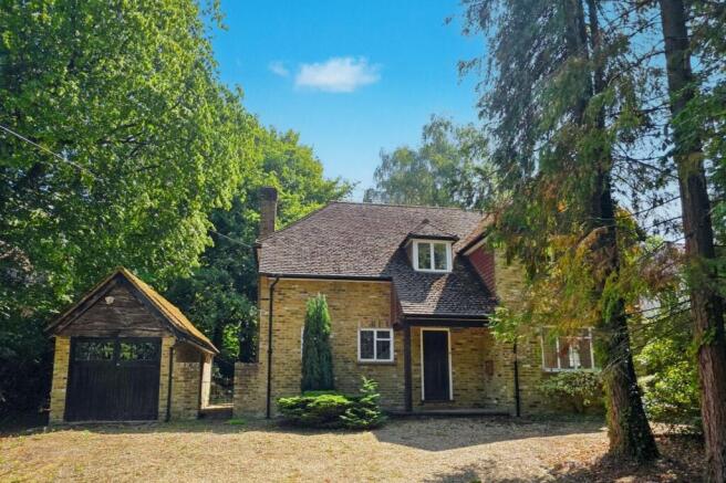 66 Burgess Wood Road South, Beaconsfield, Buckinghamshire HP9 1EJ
