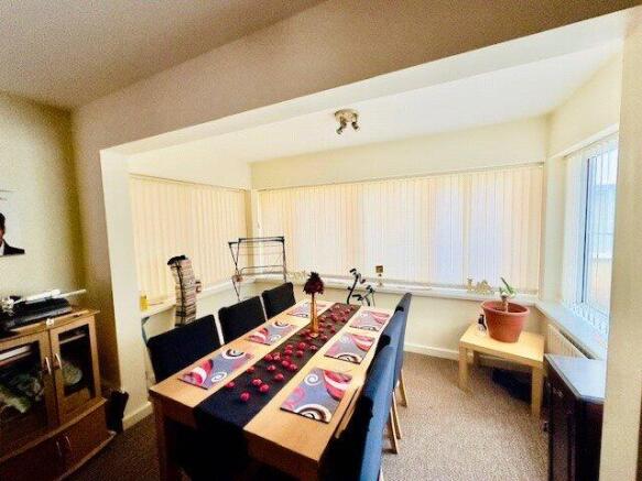2 bed Flat for sale Image 7