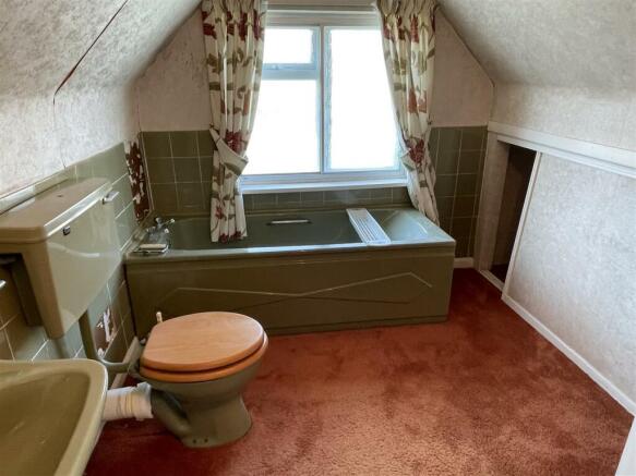 Bathroom.JPG