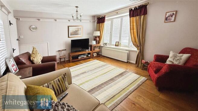 4 bed Detached for sale Image 5