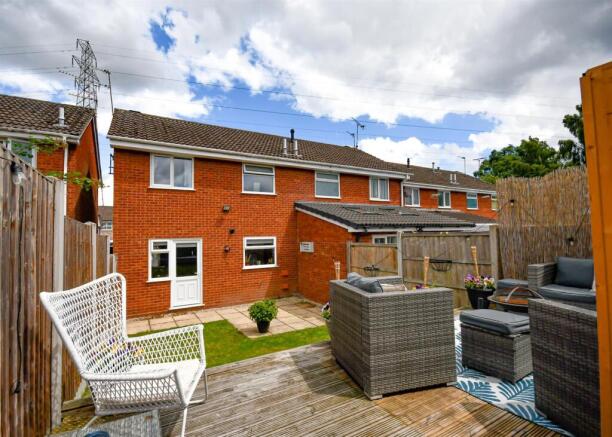 24 Brookside Close-16.jpg