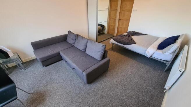 property_photo_02_16x9.jpg