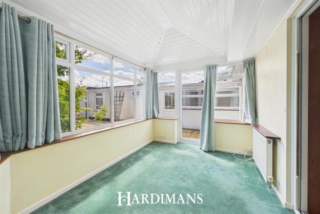 Pinewood Avenue, Lowestoft photo 4