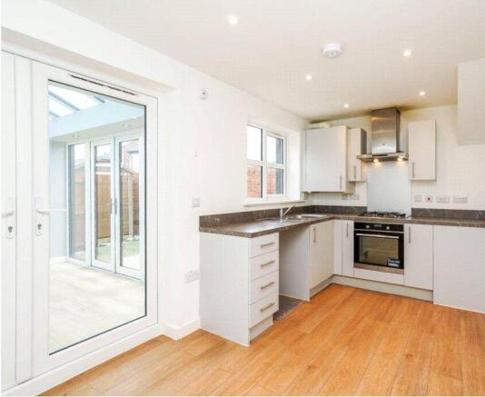 2 bed Semi-Detached for sale Image 6
