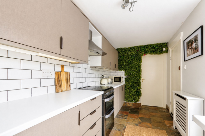 3 bed Semi-Detached for sale Image 10