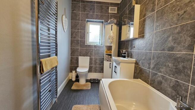 3 bed Terraced to rent Image 11