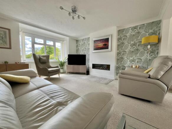 Mallard Close, Dukinfield photo 4