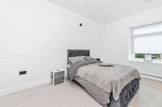 2 bed Terraced for sale Image 8