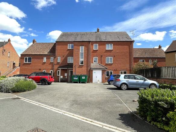 2 bed Apartment for sale Image 12