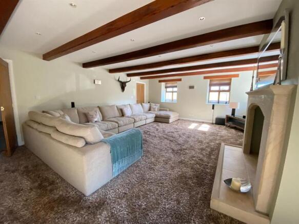 lounge.jpg