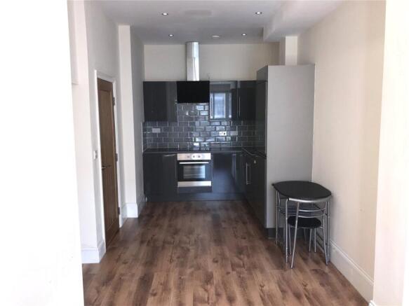 1 bed Apartment to rent Image 5