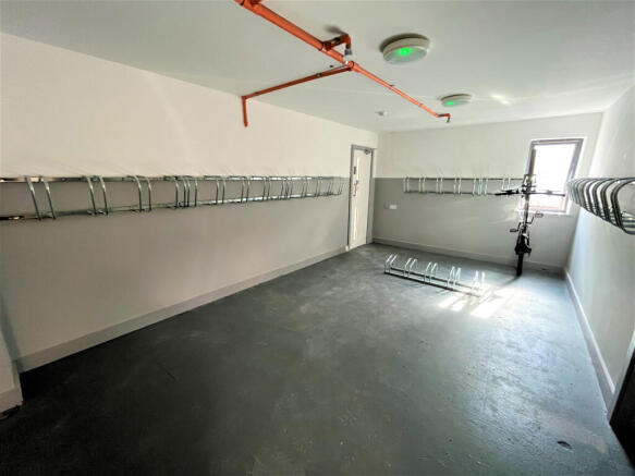 Studio to rent Image 7