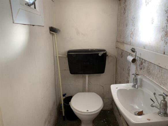 WC: