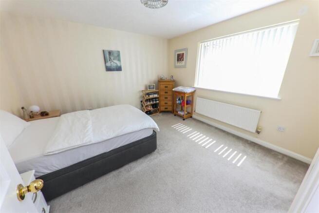2 bed Apartment for sale Image 10
