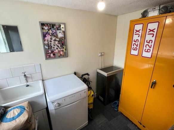 Utility/office & WC