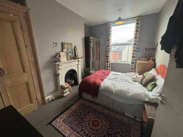 6 bed Terraced to rent Image 5