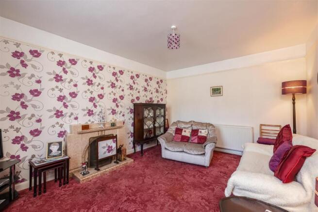 5 bed House for sale Image 7