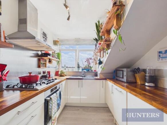 2 bed Flat for sale Image 6
