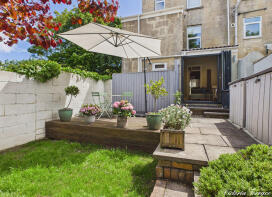 17a Basement Flat, Victoria Terrace, Westmoreland, Bath BA2 3QZ