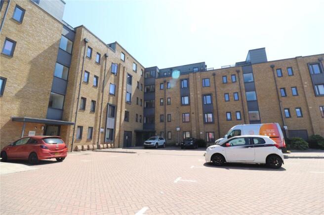 2-bed flat on Motte Lane, Ebbsfleet Valley, Kent, DA10, £210,000