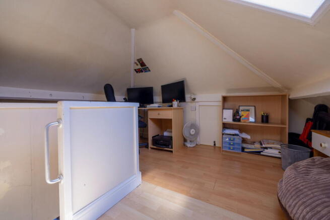 3 bed Semi-Detached for sale Image 12