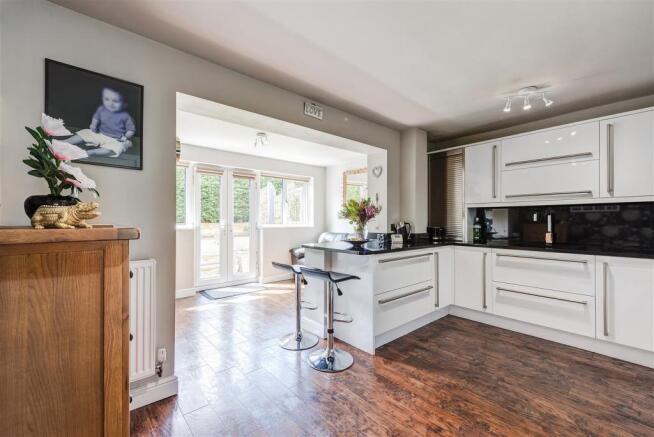 36FarnabyDrive(Interior)(6of25).jpg