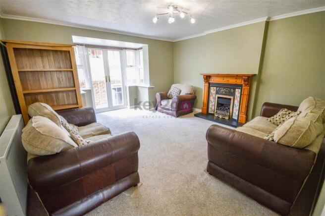 4 bed Detached to rent Image 4