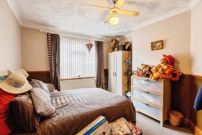 3 bed Terraced for sale Image 10