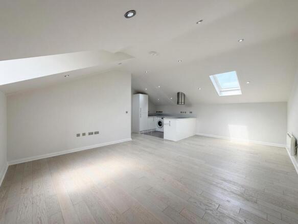 2 bed Flat for sale Image 8