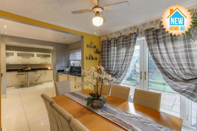 DINING ROOM:
