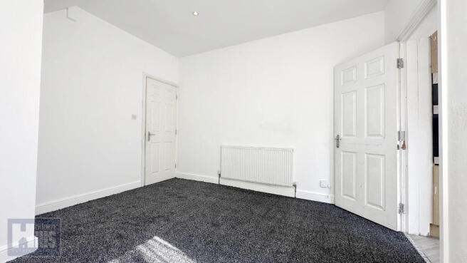 3 bed Terraced to rent Image 4