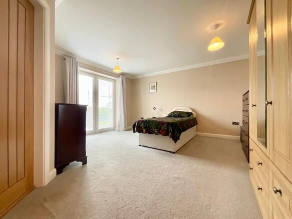 2 bed Flat for sale Image 9