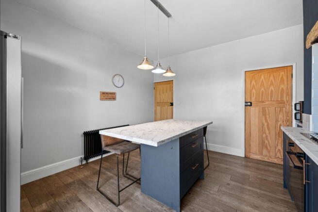 3 bed Terraced for sale Image 8