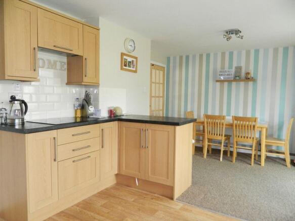Kitchen/Dining...