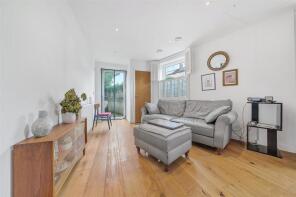 25, Blackwall Lane, London SE10 0NG