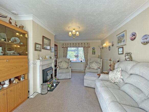 Budshead road 143 lounge for inside.jpg