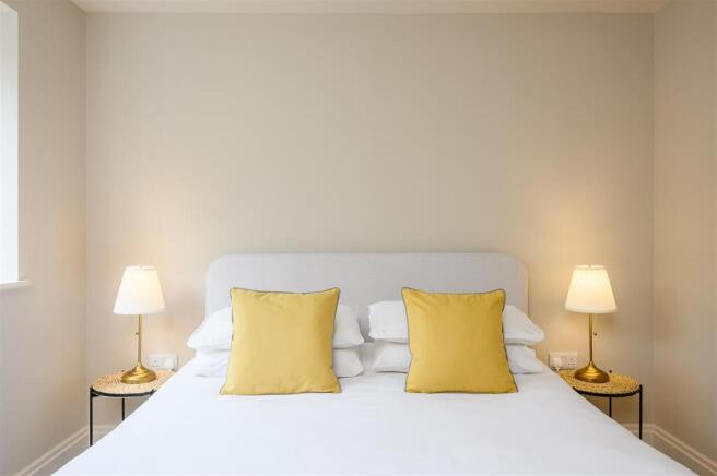 2 bed Apartment for sale Image 11